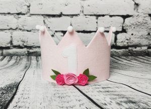rožinė gimtadienio karūna mergaitei
