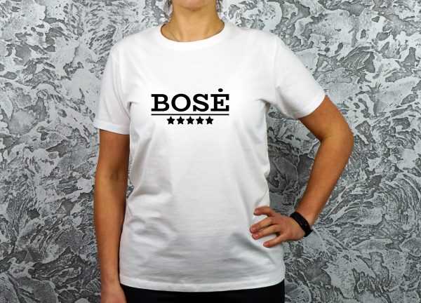 Balti moteriški marškinėliai su užrašu Bosė