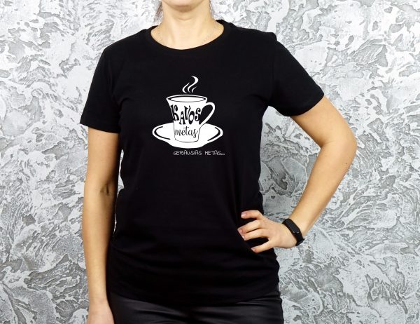 Juodi moteriški marškinėliai su užrašu Kavos metas
