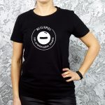 Juodos spalvos moteriški marškinėliai su užrašu Neigiamas, nes priešingybės traukia